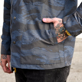 Rogue Territory Hooded Supply Jacket Tiger Camo Blue